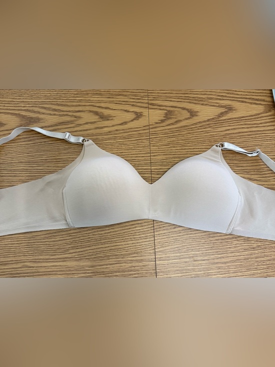 Warner's Other - Warner’s Soft Taupe No Wire Soft  Molded Cups. 2 hooks. Very soft, not stiff.